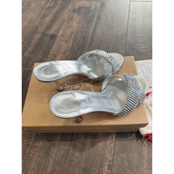 Christian Louboutin
Mariza Is Back embellished leather mules 37 - Picture 9 of 11